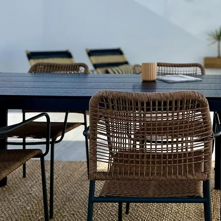 Canaryislandshost L Girasol *